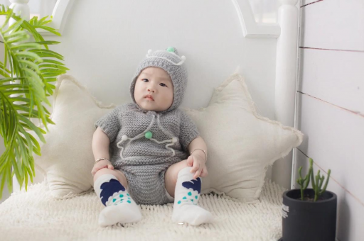 德宏七个月宝宝脚长